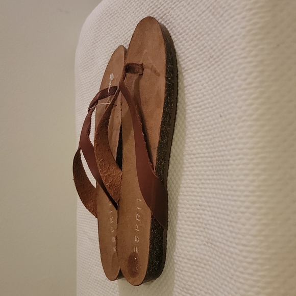 NWOT ESPRIT Leather Flip Flops: available in Brown & White- all Size:9 - Picture 3 of 8